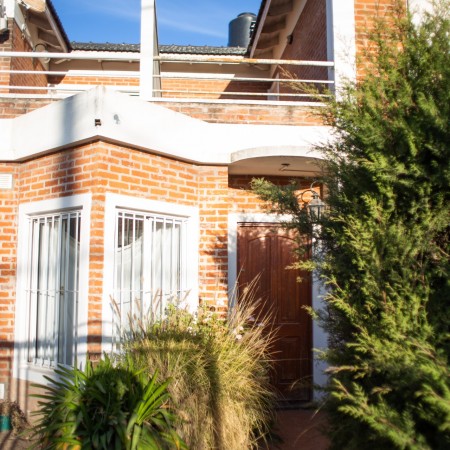 Cañuelas-Hermoso Triplex en venta -OPORTUNIDAD !!!