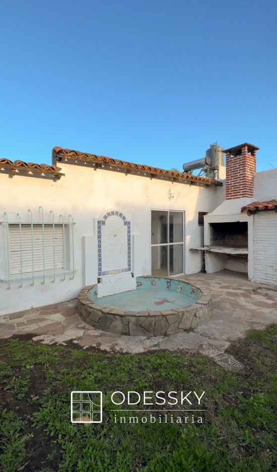 OPORTUNIDAD ! Cañuelas - Casa de 2 plantas en venta en pleno centro