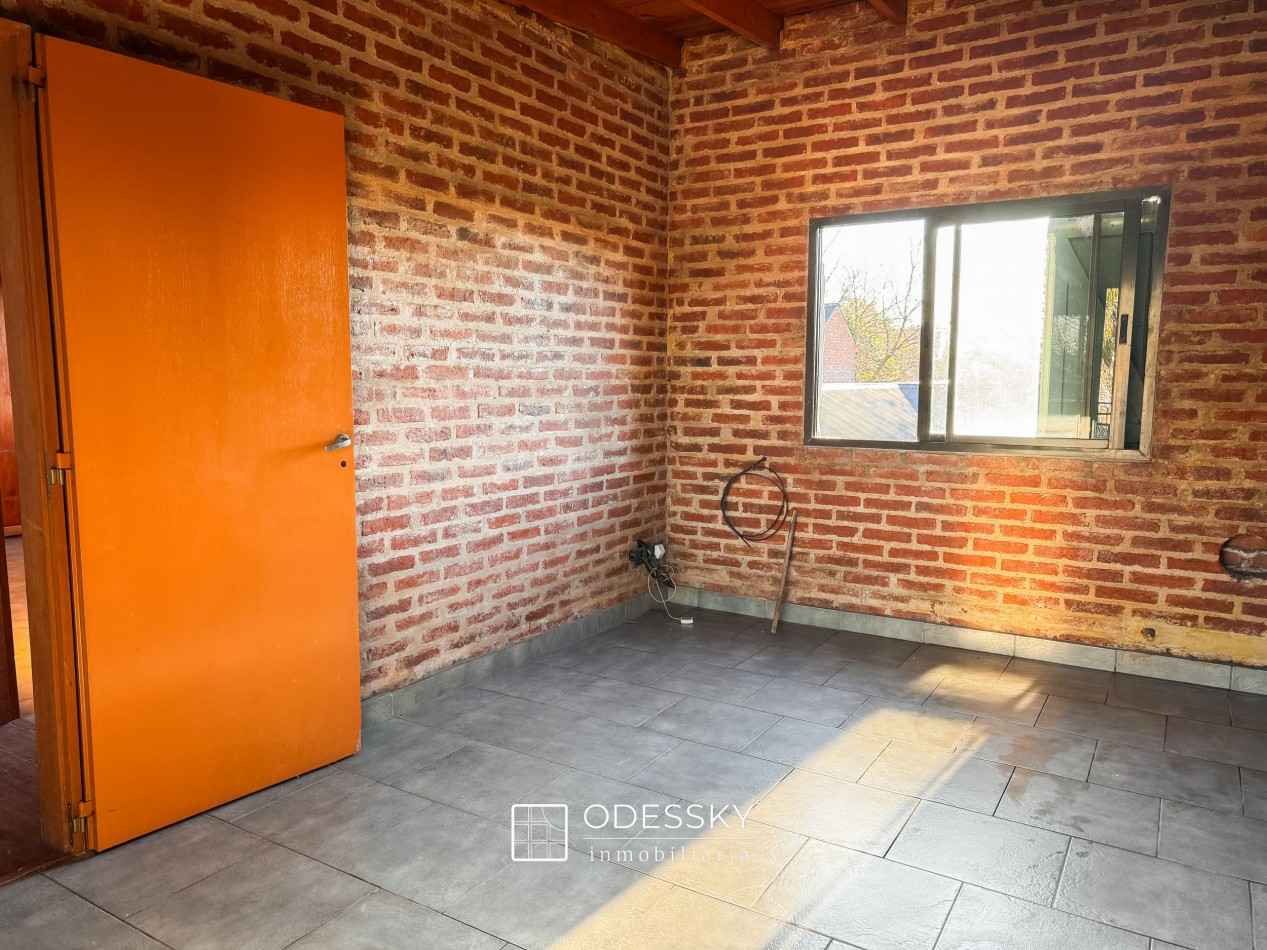 Cañuelas -Chalet con quincho , fogon y lote unico de 892 m2 en venta -Ideal para vivir o escaparse todo el año ! Apto credito hipotecario !!