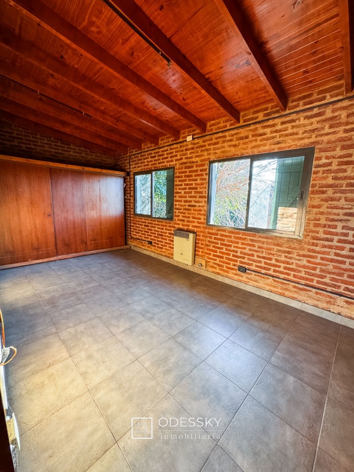 Cañuelas -Chalet con quincho , fogon y lote unico de 892 m2 en venta -Ideal para vivir o escaparse todo el año ! Apto credito hipotecario !!