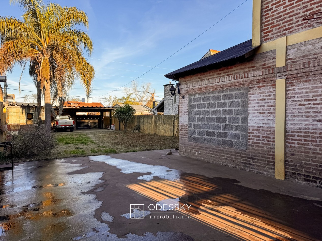 Cañuelas -Chalet con quincho , fogon y lote unico de 892 m2 en venta -Ideal para vivir o escaparse todo el año ! Apto credito hipotecario !!