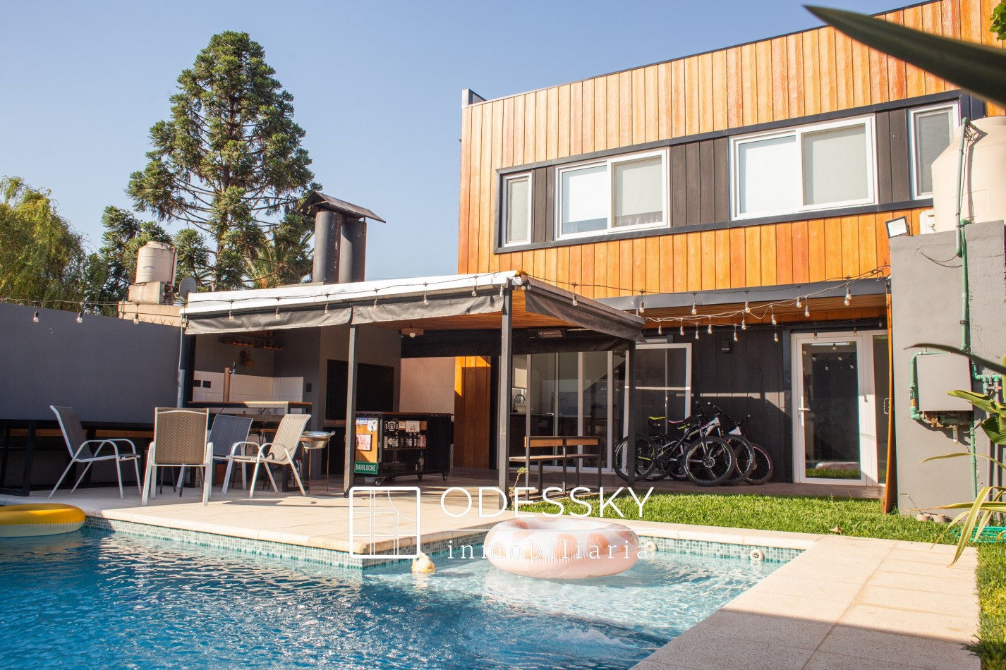 Cañuelas -Casa de espectacular diseño  en Venta -REBAJADA !