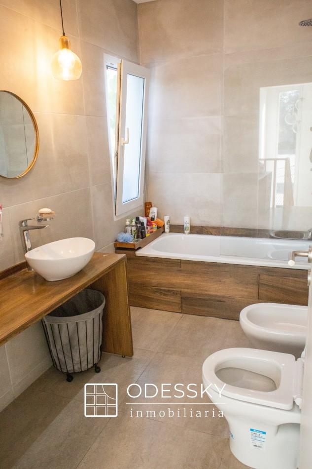 Cañuelas -Casa de espectacular diseño  en Venta -REBAJADA !